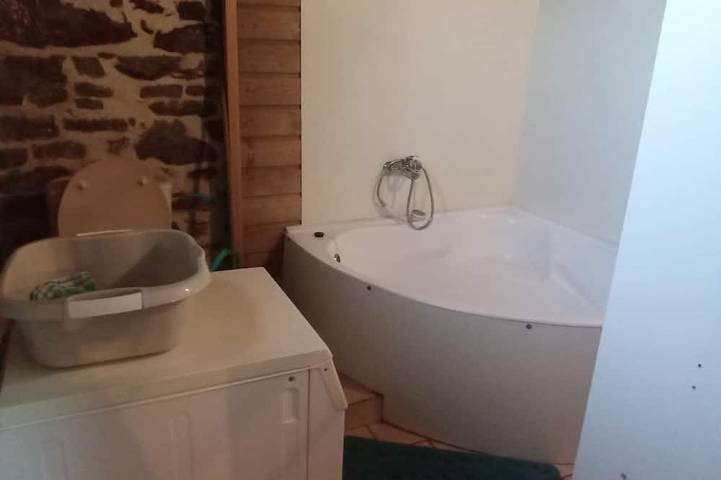 Location de vacances pour 5 personnes, avec terrasse et jardin à Poullaouen - 4