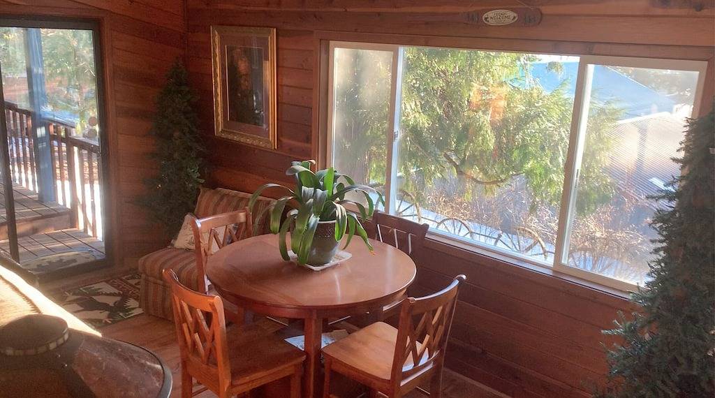 Very open, beautiful and cozy one level, 3 bed, 2 bath Cabin all on One Level. in Priest Lake