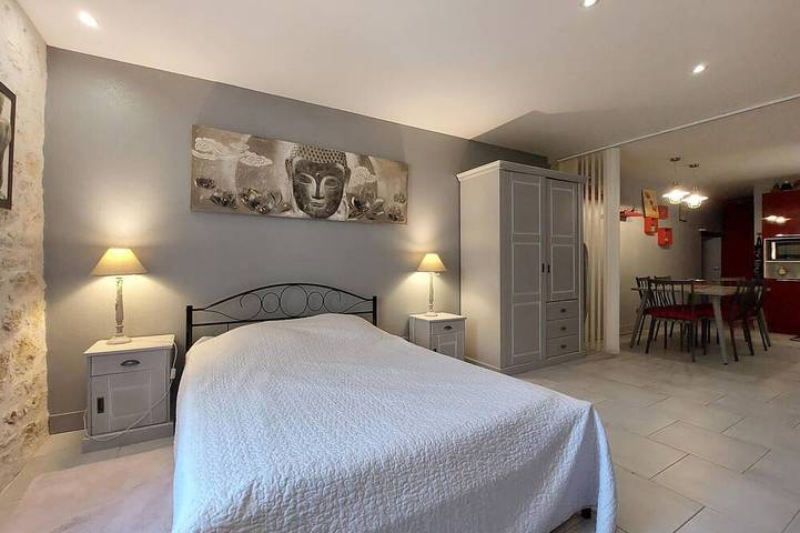 Location de vacances pour 3 personnes à Champagne-Mouton - 3