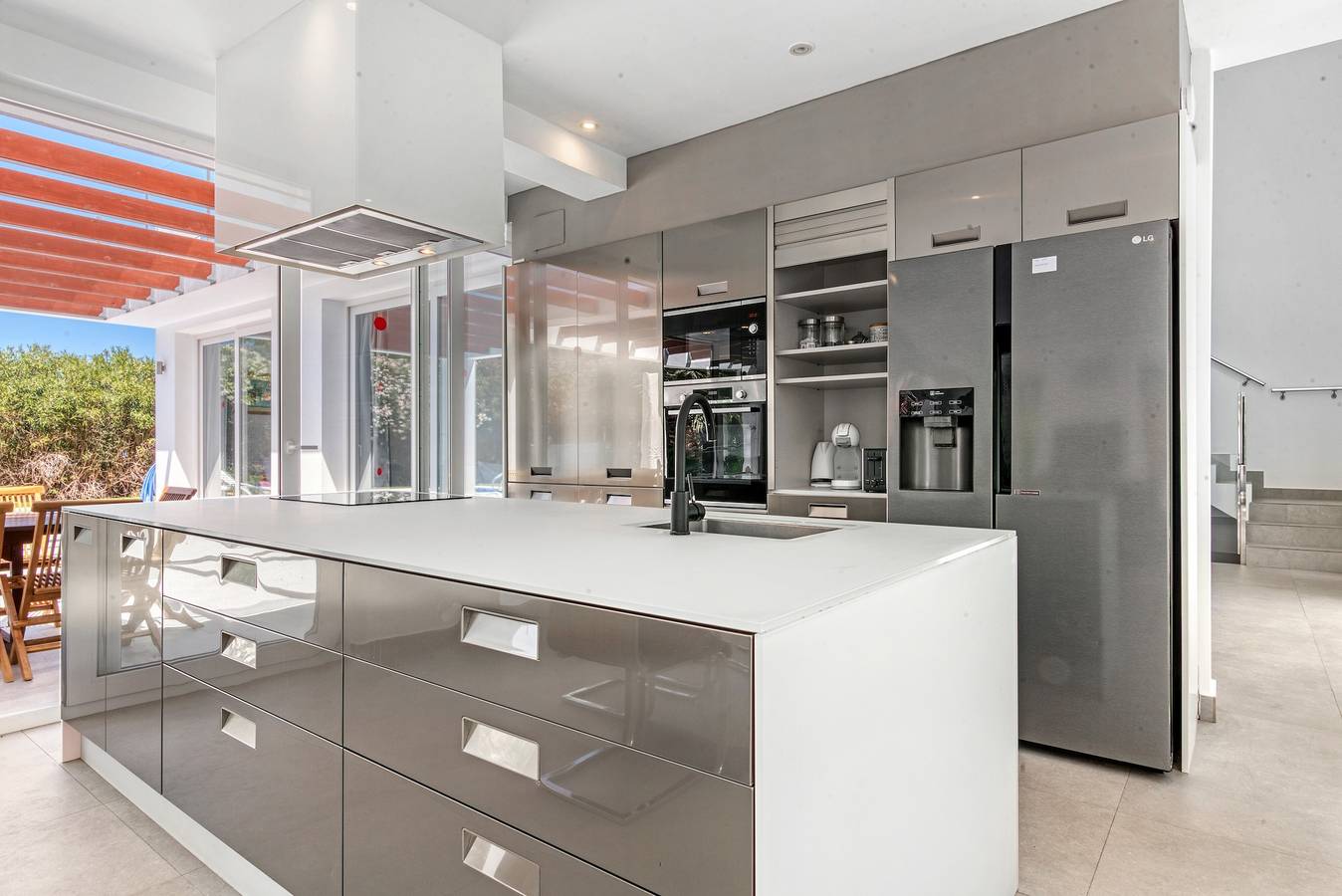 Chalet 'Senna' con vista sulle montagne, Wi-Fi e aria condizionata in Jávea, Costa Blanca