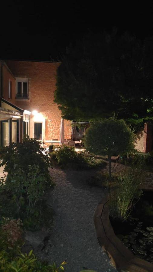 Chambre d’hôte pour 2 personnes, avec jardin ainsi que piscine et vue à Conlie