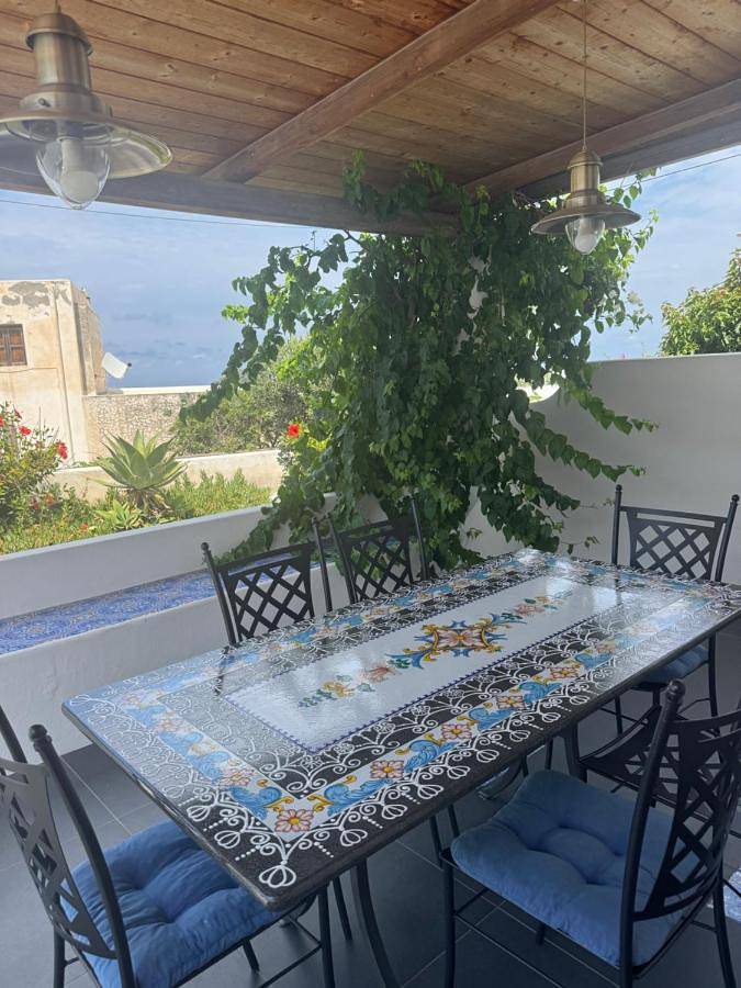 Ferienhaus für 5 Personen, mit Terrasse und Garten sowie Ausblick auf Stromboli