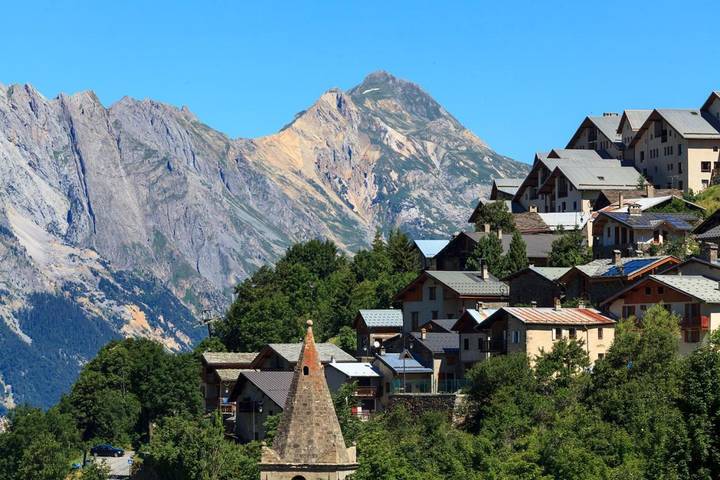 Parc de vacances pour 5 personnes, avec sauna et jacuzzi dans les Alpes francaises