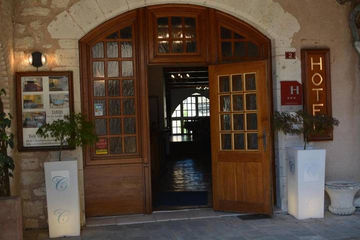 Hôtel pour 2 personnes, avec vue ainsi que terrasse et piscine, animaux acceptés à Castelnau-de-Montmiral - 2