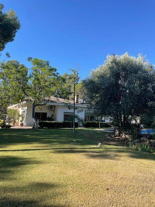 Villa pour 10 personnes, avec Balcon et Jacuzzi ainsi que Terrasse et Jardin