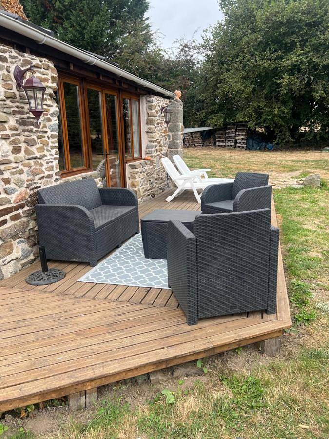 Location de vacances pour 6 personnes, avec jardin ainsi que terrasse et vue à Sougéal - 4
