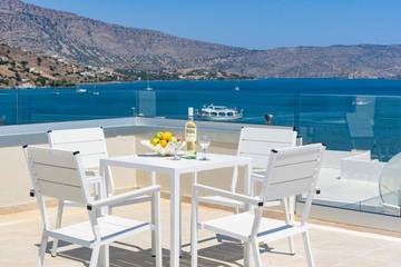 Gîte pour 4 personnes, avec piscine ainsi que balcon et jacuzzi dans Elounda