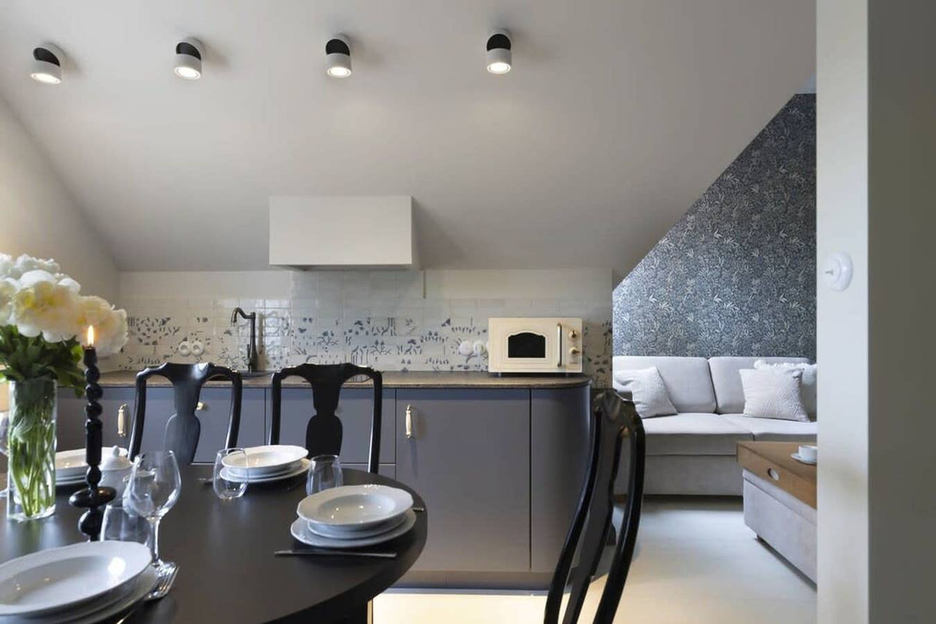 Hel leilighet, Willa Szwarc private bedroom jacuzzi apartment in Sopot, Trippelbyen