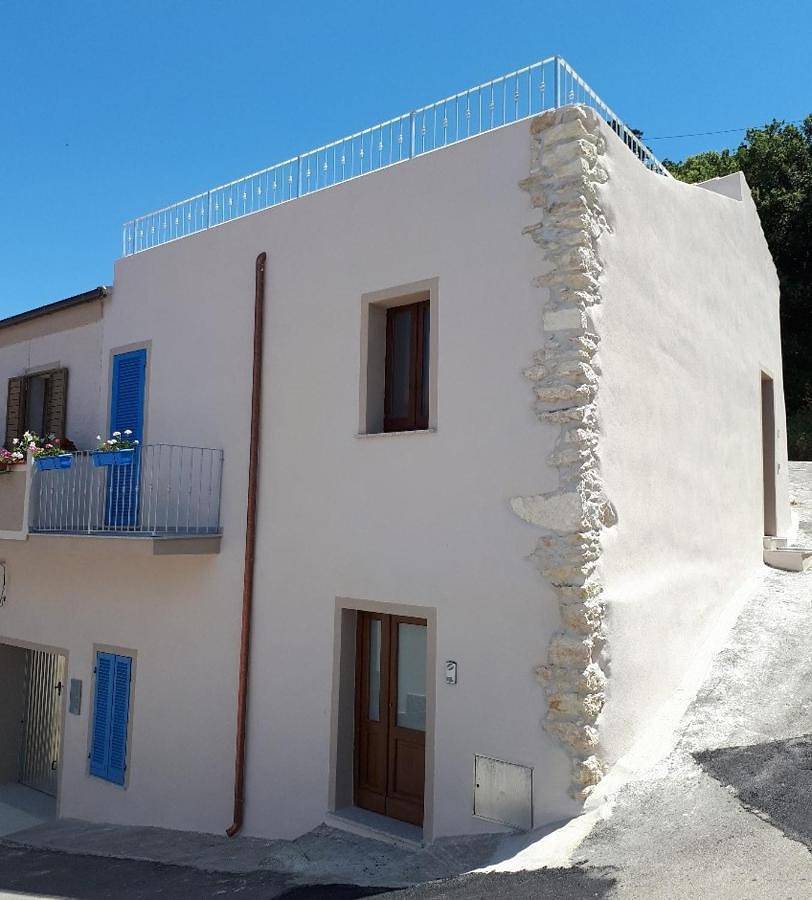 Casa d'Angolo in Chiaramonti, Province de Sassari