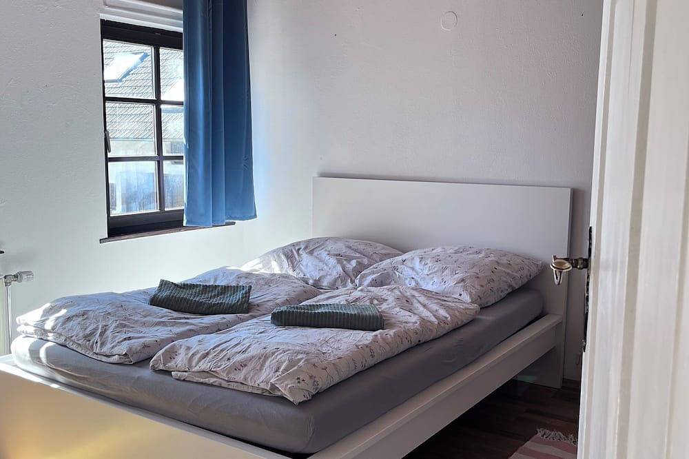 Ganze Wohnung, Familienfreundliche Wohnung in altem Bauernhaus in Steißlingen, Landkreis Konstanz