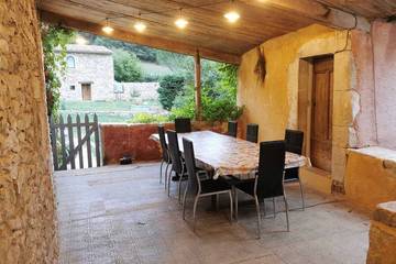 Location de vacances pour 18 personnes, avec piscine, animaux acceptés à Banon