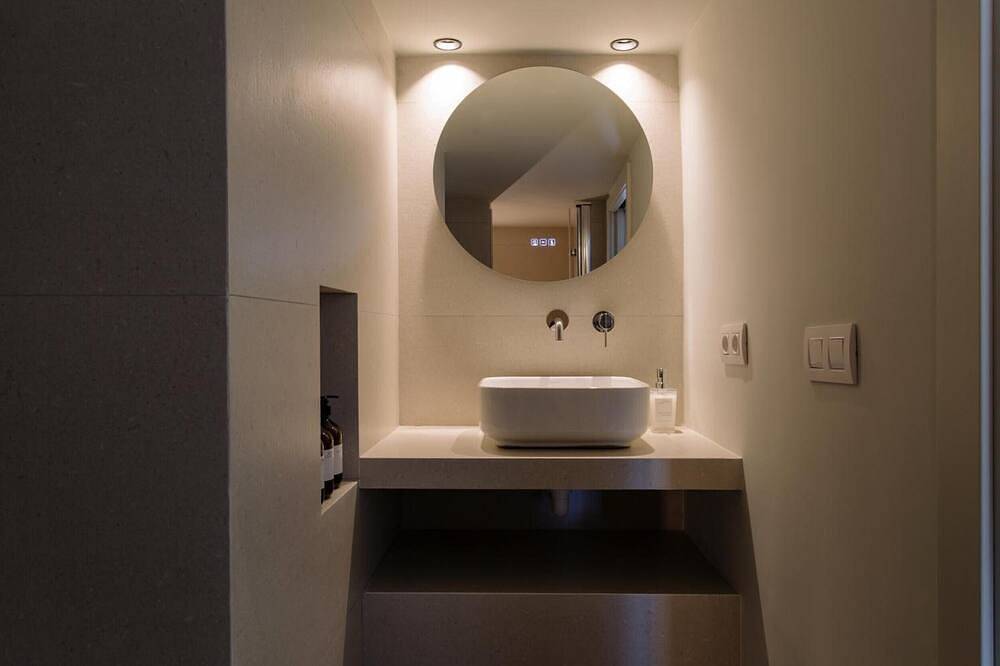 Apartamento entero, Apartamento 'Dúplex B-03' con piscina comunitaria, Wi-Fi y aire acondicionado in Alfàs del Pi, Costa Blanca