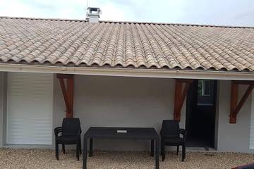 Gîte pour 6 personnes, avec jardin à Atur