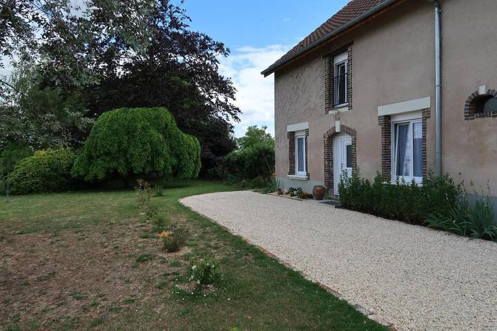 Location de vacances pour 5 personnes, avec Terrasse et Jardin dans Carisey