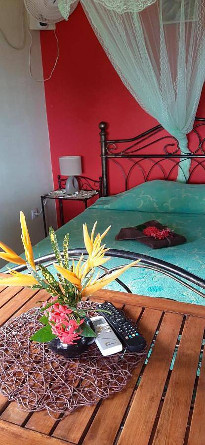 Bungalow für 2 Personen, mit Terrasse in Martinique