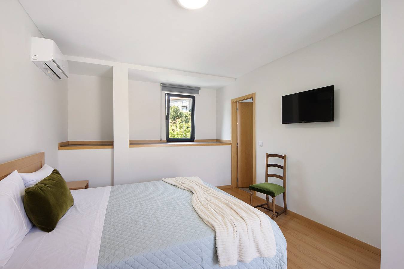 Room 'Quarto 8' with Mountain View, Wi-Fi and Air Conditioning in Rossas, Braga Distrikt