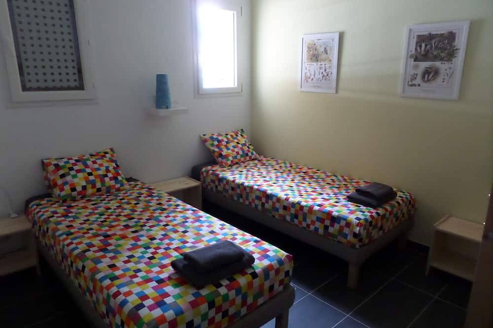 Villa Loregano Provence Gorges Verdon,  heated pool -airco , wifi  ,14 people. in Allemagne-en-Provence, Verdon Regional Natural Park