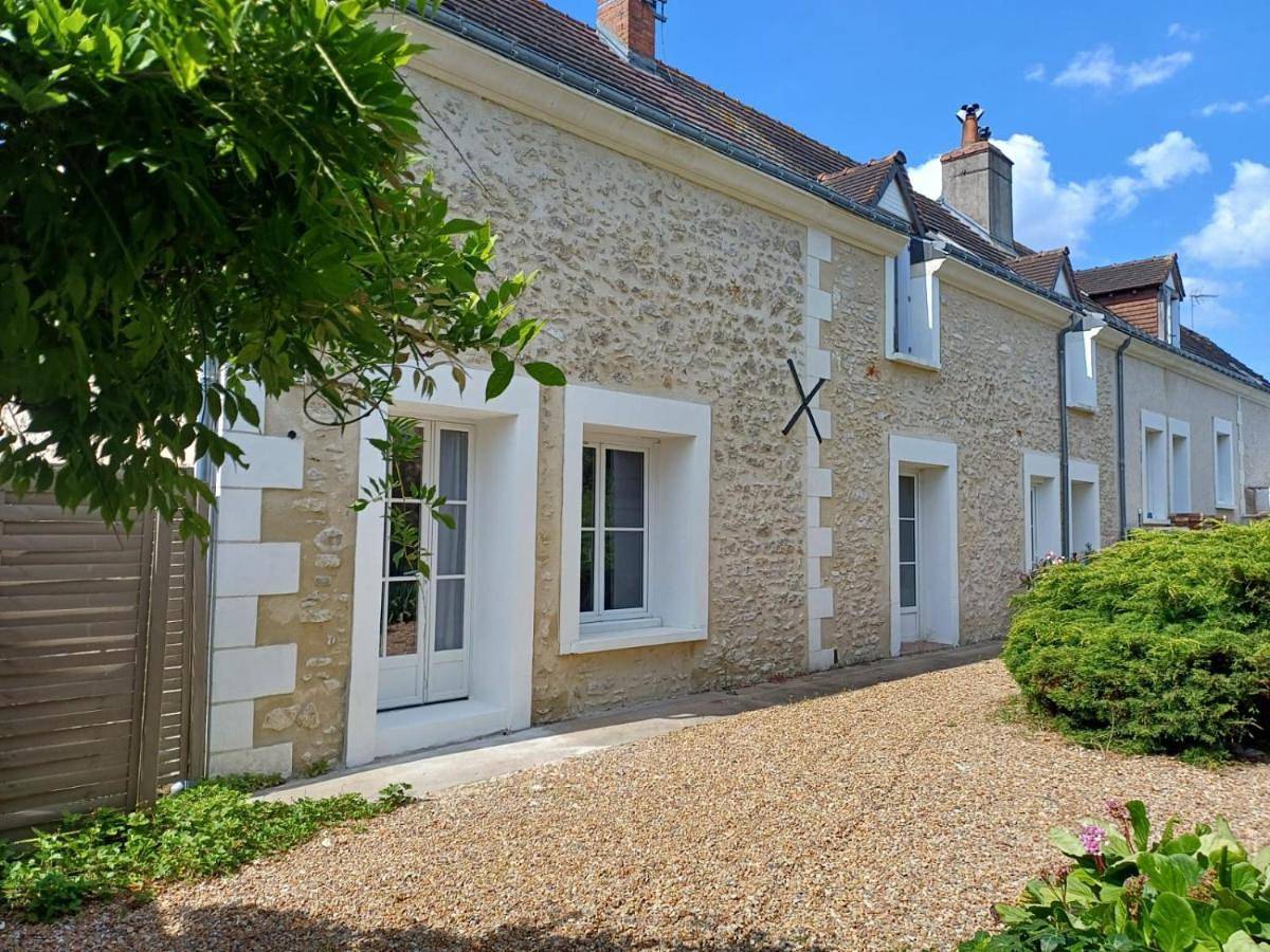 Double Room with Private Bathroom in Saint-Avertin, Région de Tours