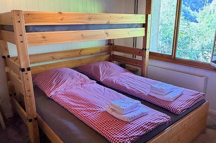 Privates Chalet | See- & Bergblick | Sauna & Whirlpool | Grosser Garten in Walensee (Heidiland), Quarten
