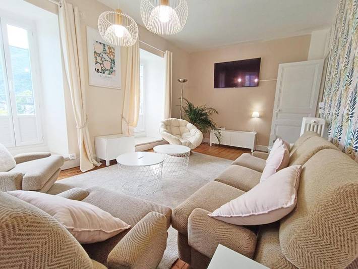 Gîte pour 8 personnes, avec vue dans Office de Tourisme de Luchon - 2