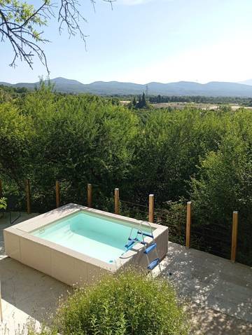Gîte pour 5 personnes, avec piscine et jardin à Salles-sous-Bois