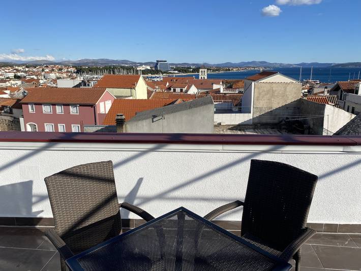 Ferienwohnung für 4 Personen, mit Terrasse in Vodice