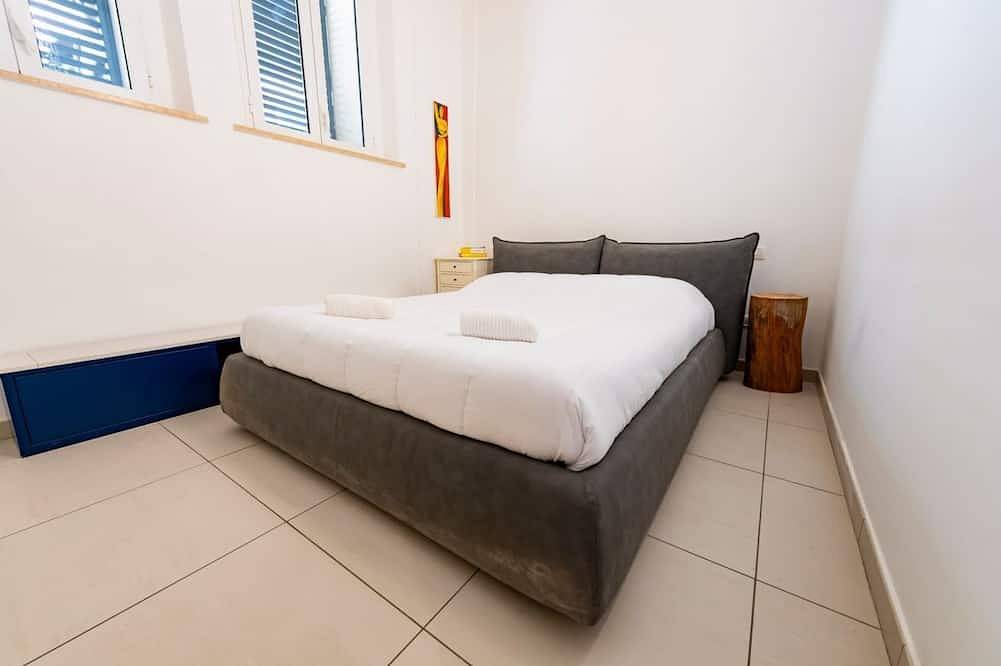 Appartement entier, Guesthost - A comfortable and welcoming 64 square meters apartment, perfect for four people, located on the ground floor of a renovated period villa with a private entrance.The property is located in Alba Adriatica, a town famous for its long sandy beach in Alba Adriatica, Côte Adriatique Abruzzes