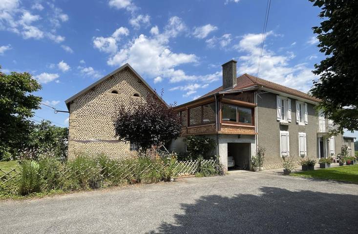 Gîte pour 4 personnes, avec terrasse et jardin dans Escoubès