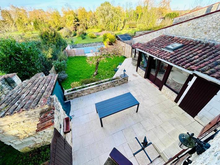 Location de vacances pour 8 personnes, avec jardin ainsi que vue et piscine à Champagne (Charente-Maritime) - 2