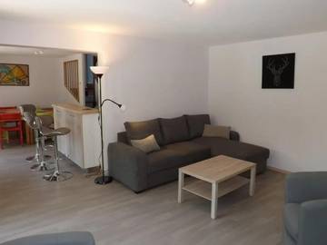 Gîte pour 9 personnes, avec terrasse, adapté aux familles à Le Claux