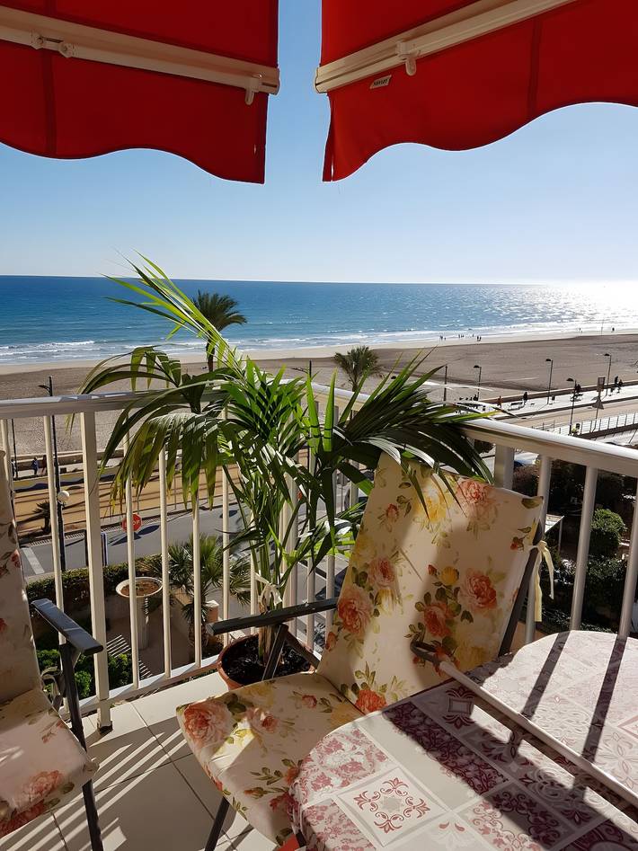 Entire apartment, Apartment "Primera Linea San Juan" with Sea View, Shared Pool & Wi-Fi in Platja de l'Horta-Mutxavista (San Juan Playa), San Juan Playa