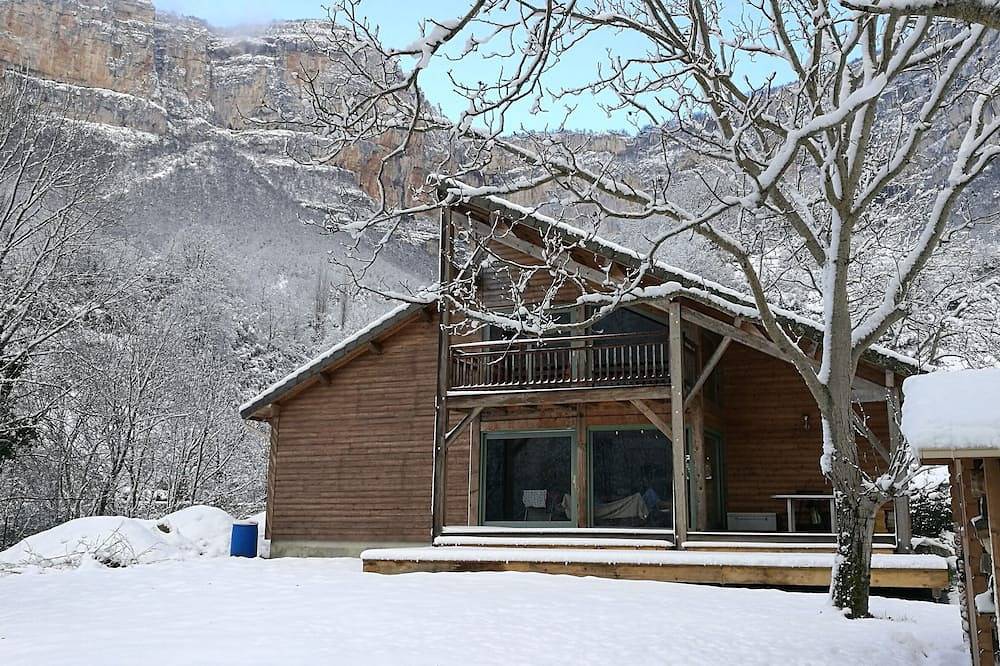 Chalet spacieux et lumineux, au pied des montagnes du Vercors in Choranche, Parc naturel régional du Vercors