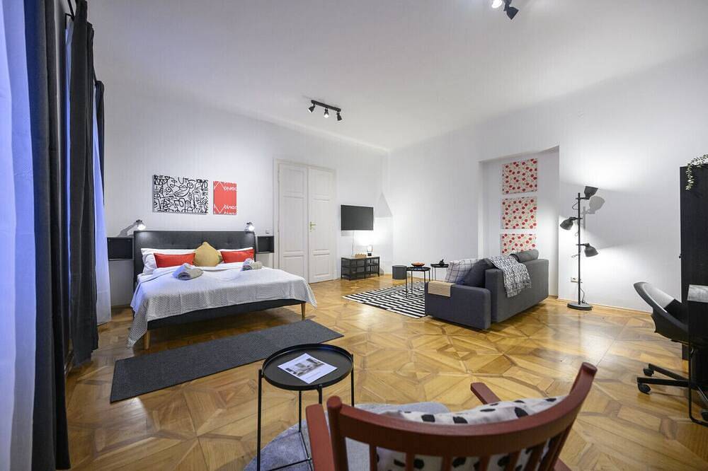 Entire apartment, Central Graz Getaway – Sleeps 4 in Graz, Steirerland
