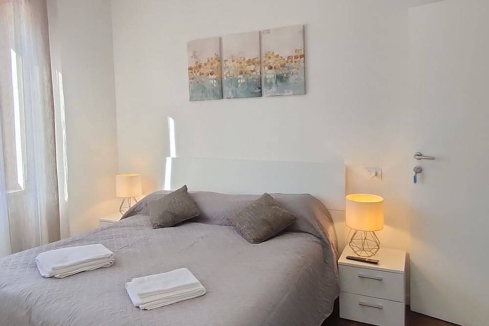 Geheel appartement, Delightful recently renovated apartment in the village of Tavullia in Tavullia, Pesaro-Urbino