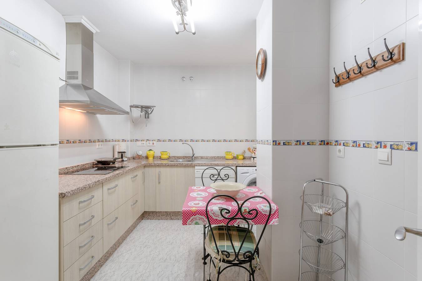 Apartamento entero, Amplio apartamento en Villa Gallardo con aire acondicionado, Wi-Fi y piscina compartida in Campillos, Provincia de Málaga