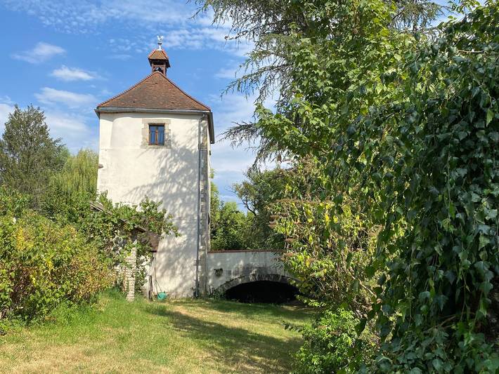 Gîte pour 2 personnes, avec jacuzzi et piscine à Cusset