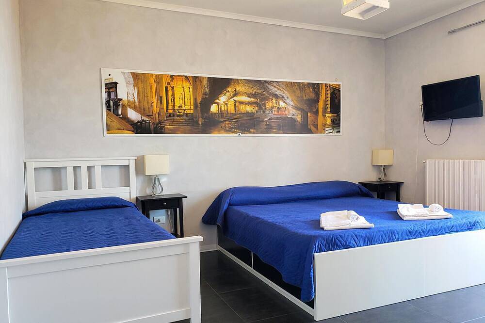 Room 2 - Rooms Gli Arcangeli 2-  Affitti Brevi Ita in Monte Sant'Angelo, Gargano