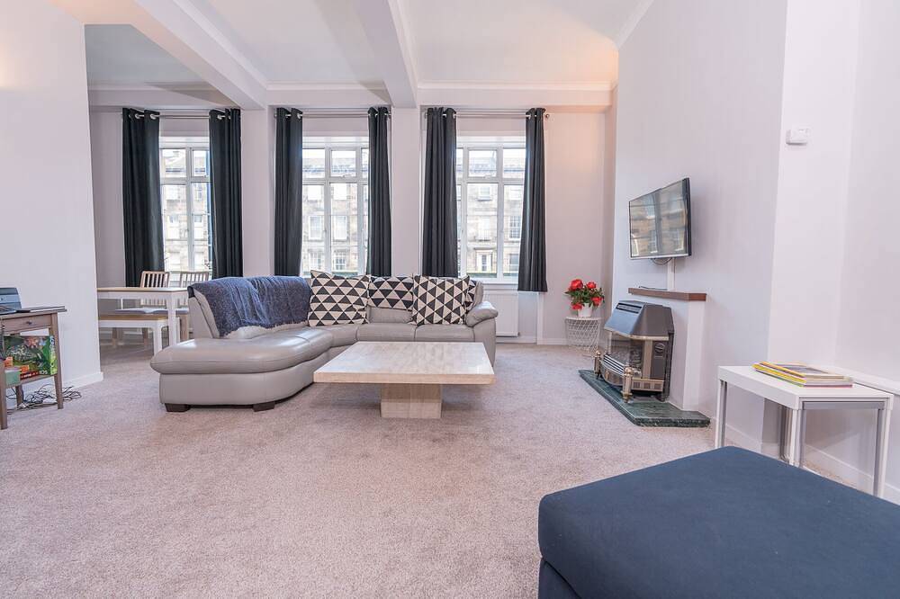 Entire apartment, Stylish Duplex Apartment In the Heart of Edinburgh in Edinburgh, Edinburgh and Lothian