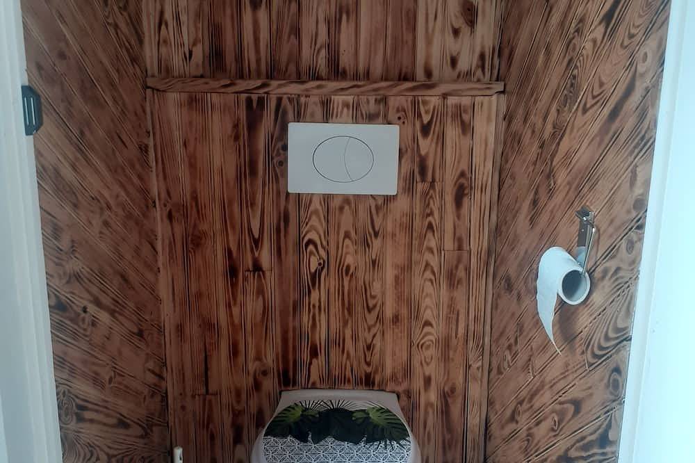 Apartamento entero, Apparently located in lacaune les bains. Serves 5. in Lacaune, Región de Lacaune