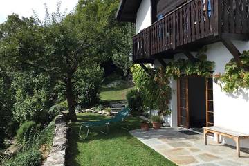 Maison de campagne pour 5 personnes, avec jardin et balcon à Savièse