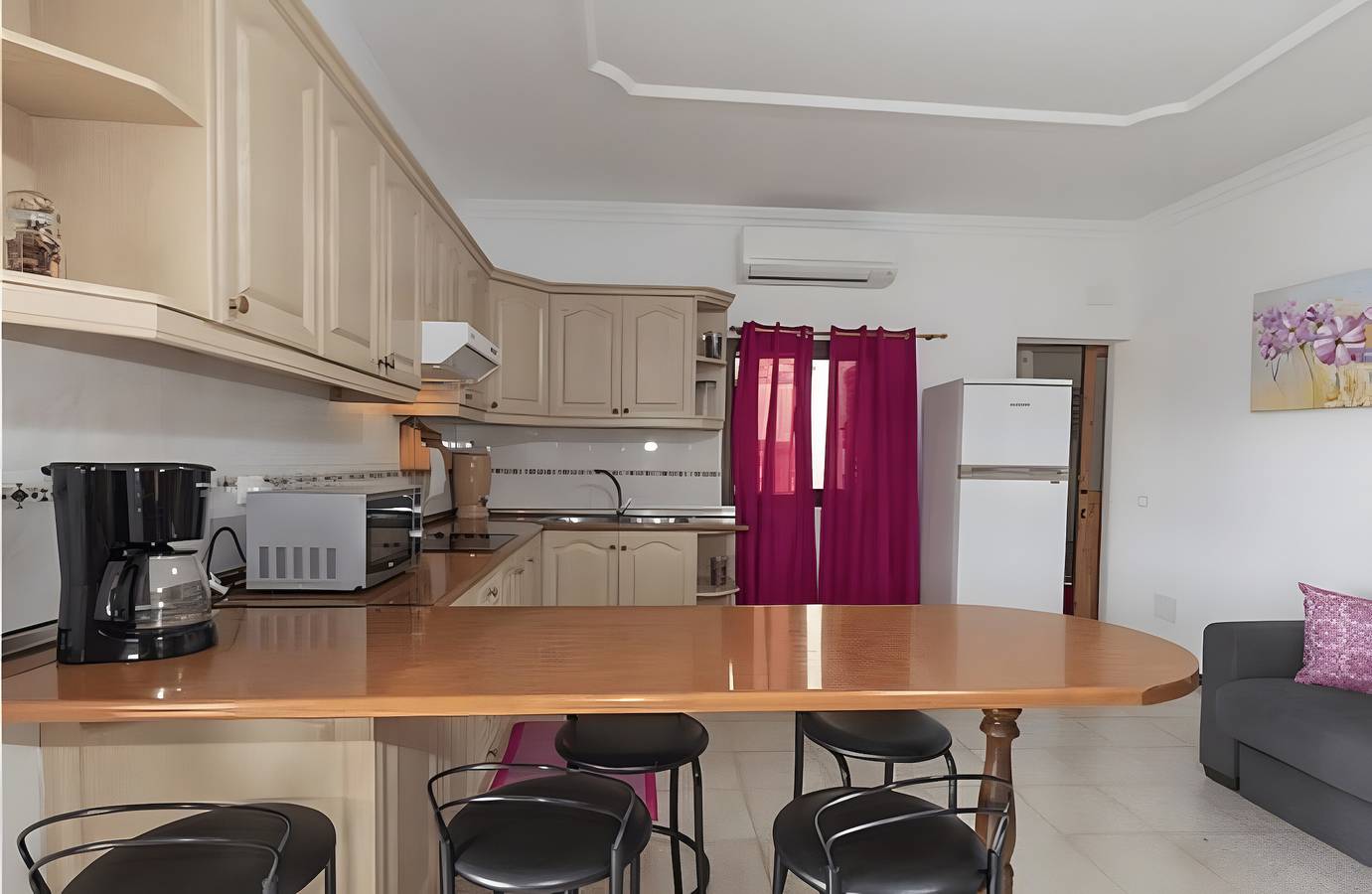 Casa Vacacional 'Vivienda 1' con Vista a la Montaña, Piscina Compartida y Terraza Privada in San Bartolomé de Tirajana, Gran Canaria Sur