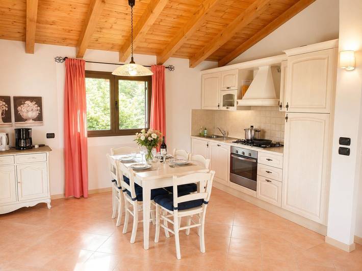 Ferienwohnung für 4 Personen, mit Balkon und Garten sowie Pool und Seeblick in Colico - 4