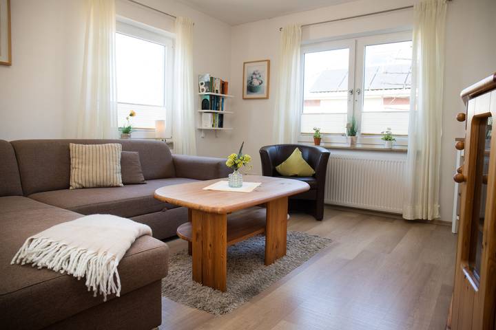 Ferienwohnung mit Meerblick für 4 Personen, mit Terrasse und Garten