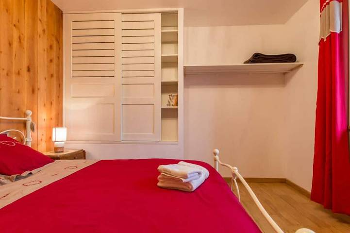 Gîte pour 8 personnes, avec jardin à Montaigu-les-Bois - 3