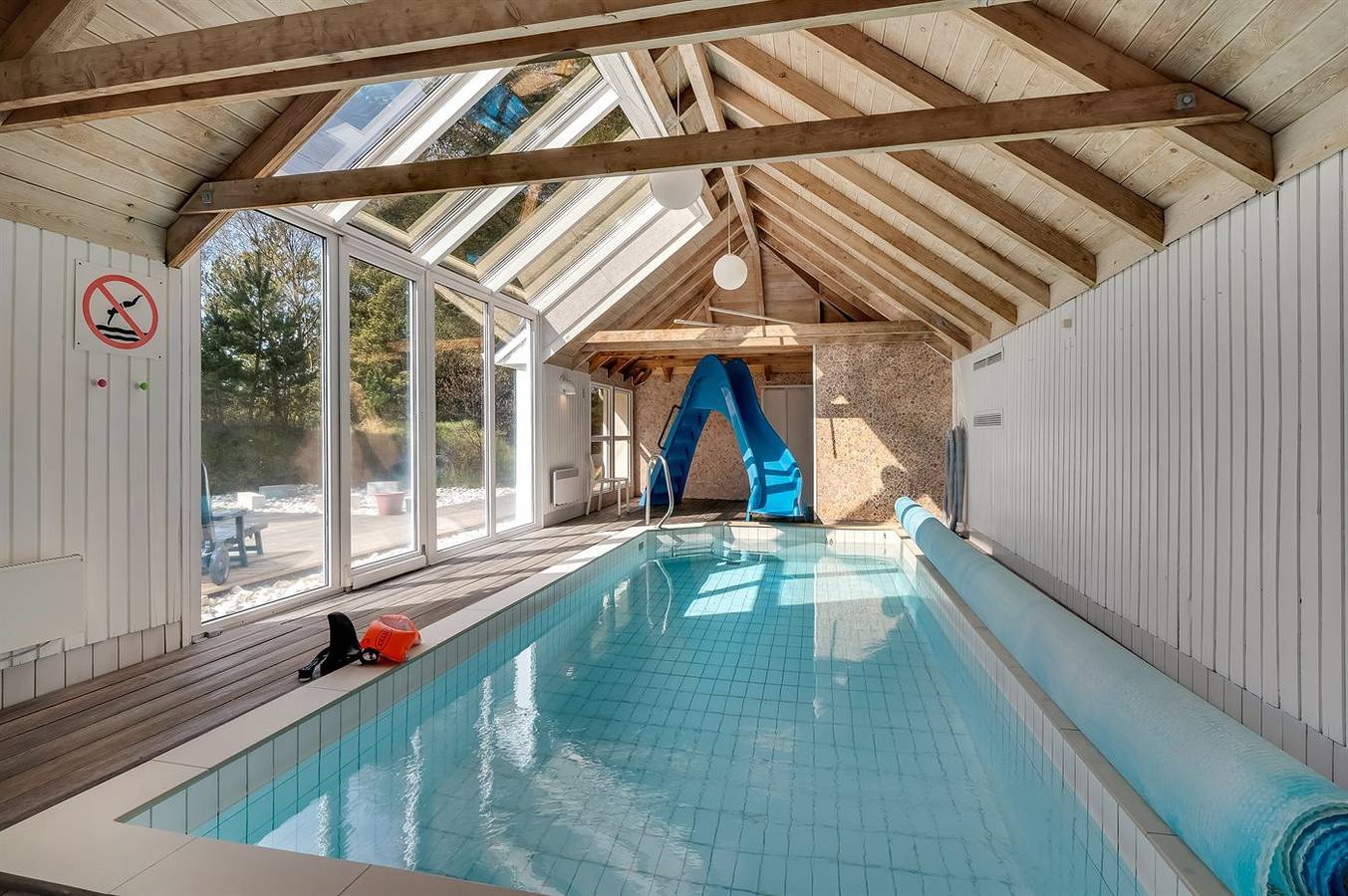 Beautiful home in Fjerritslev w/ Sauna, 4 Bedrooms and Indoor swimming pool in Slettestrand, Jammerbugt