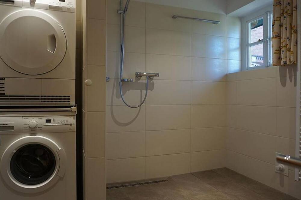 Ganze Wohnung, \"Haus am Kienmoor\" - Ferienhaus \"Am Kienmoor\", Dusche, Wc in Bad Zwischenahn, Ammerland