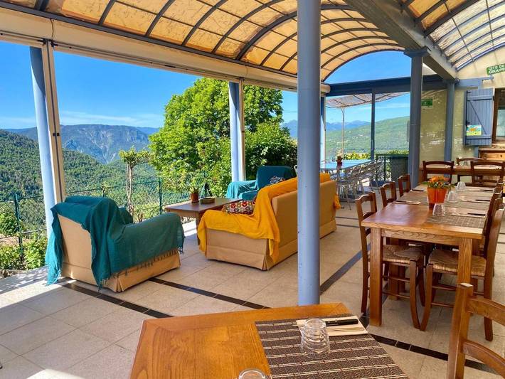Hôtel pour 2 personnes, avec Terrasse et Vue dans Lieuche