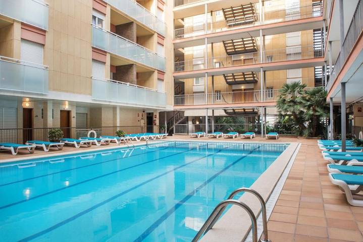 Gîte pour 2 personnes, avec piscine et bassin pour enfant ainsi que jardin et vue dans Platja de Calafell - 3