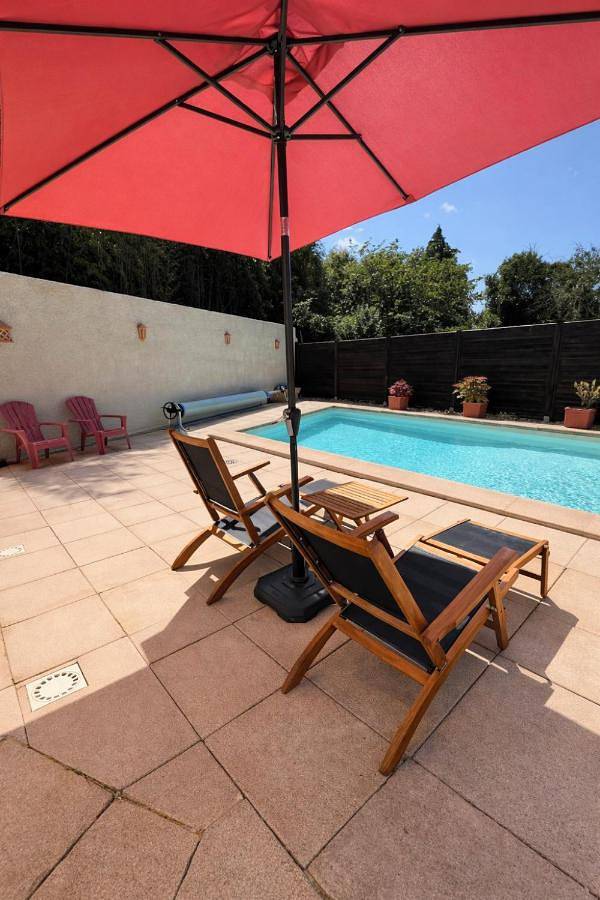 Location de vacances pour 4 personnes, avec vue ainsi que piscine et jardin à Bellerive-sur-Allier - 2