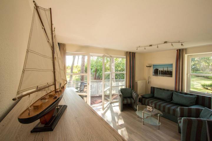 Ferienwohnung für 4 Personen, mit Balkon auf Rügen - 2